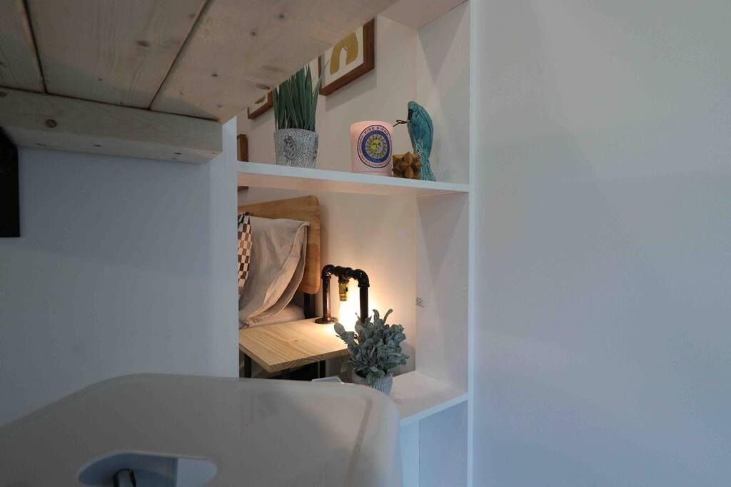 Cozy 1 Bedroom Laneway House Downtown Eastside *