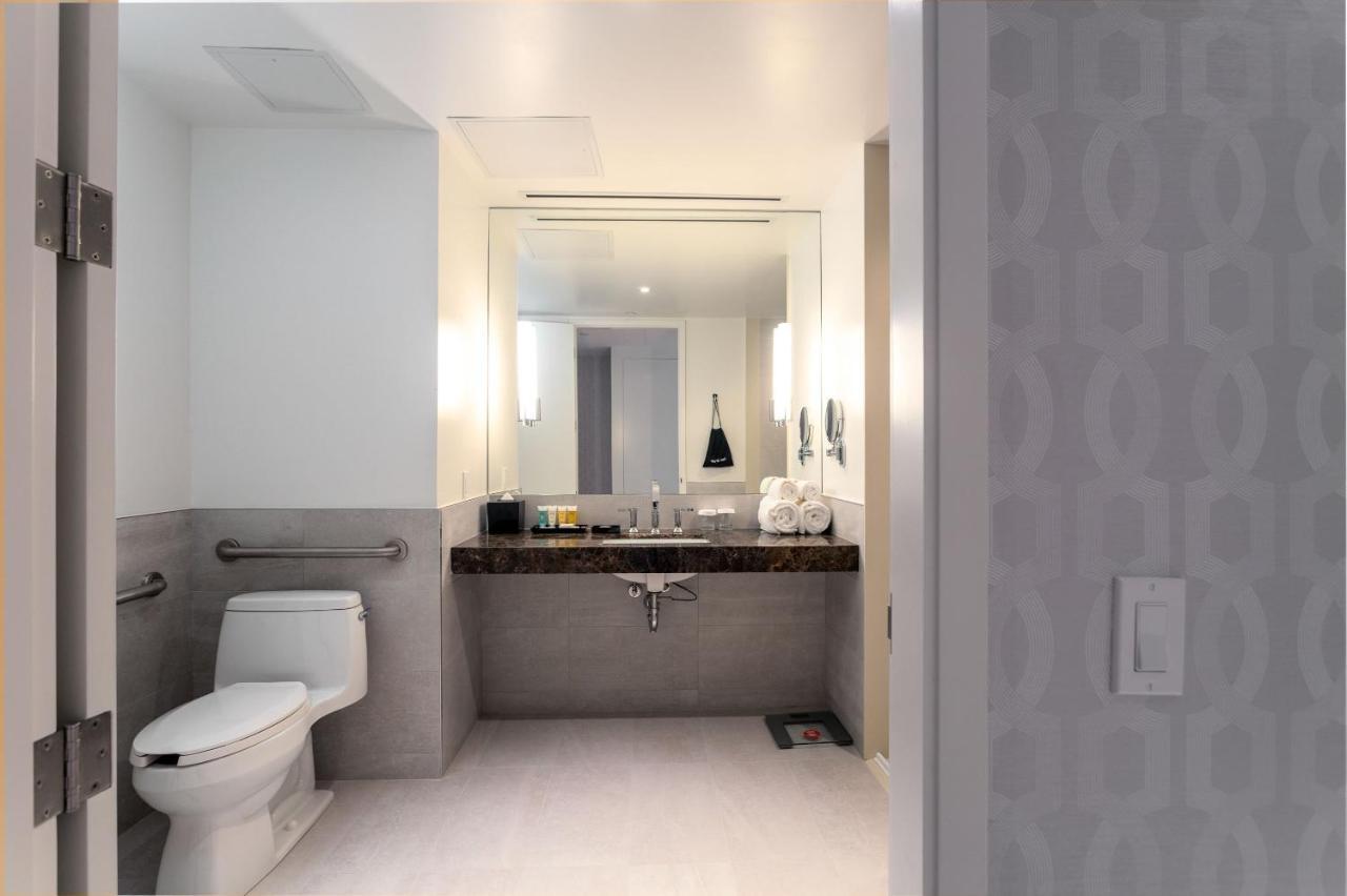 Sutton Place 4*
