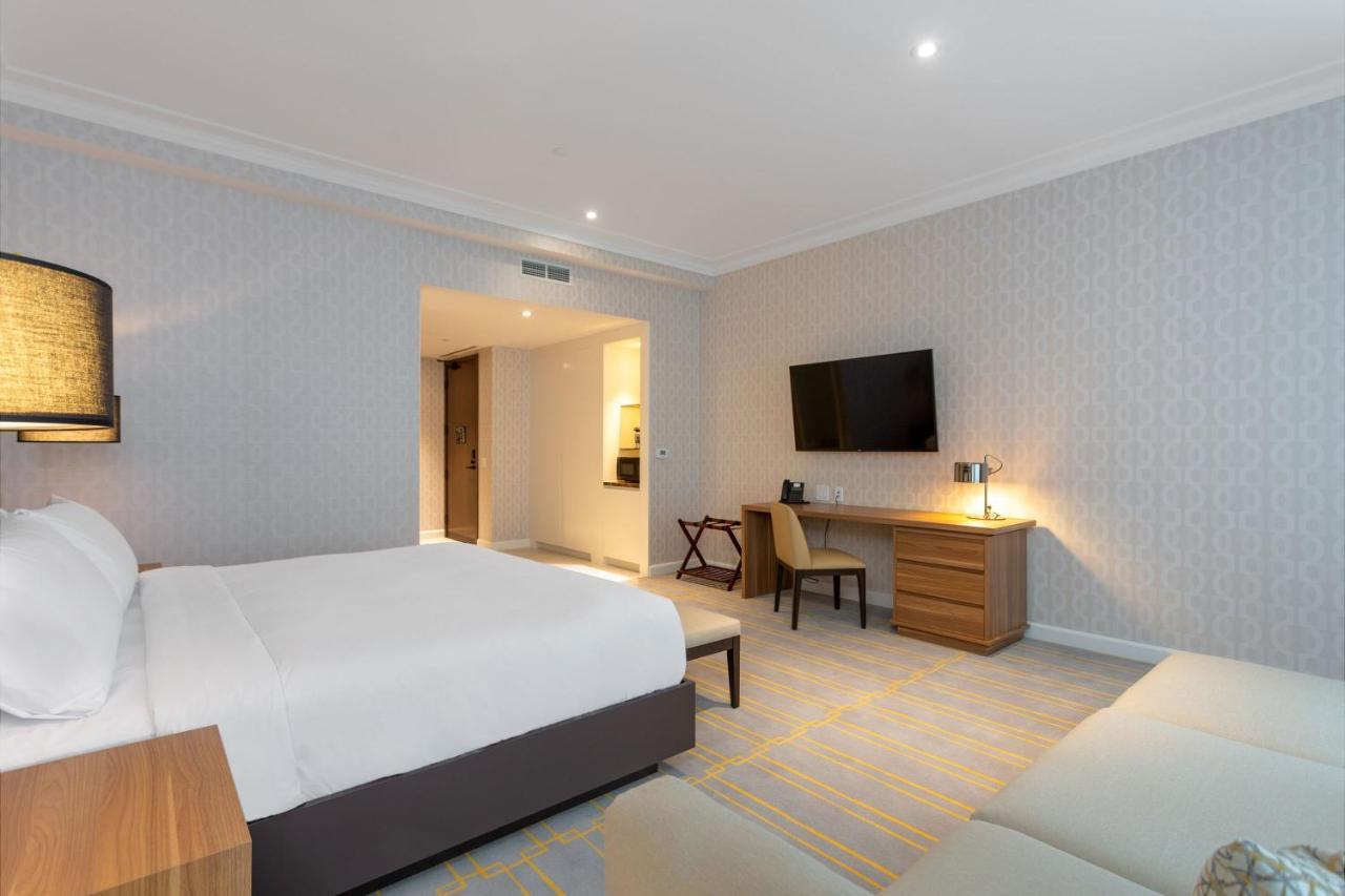 Sutton Place Hotel