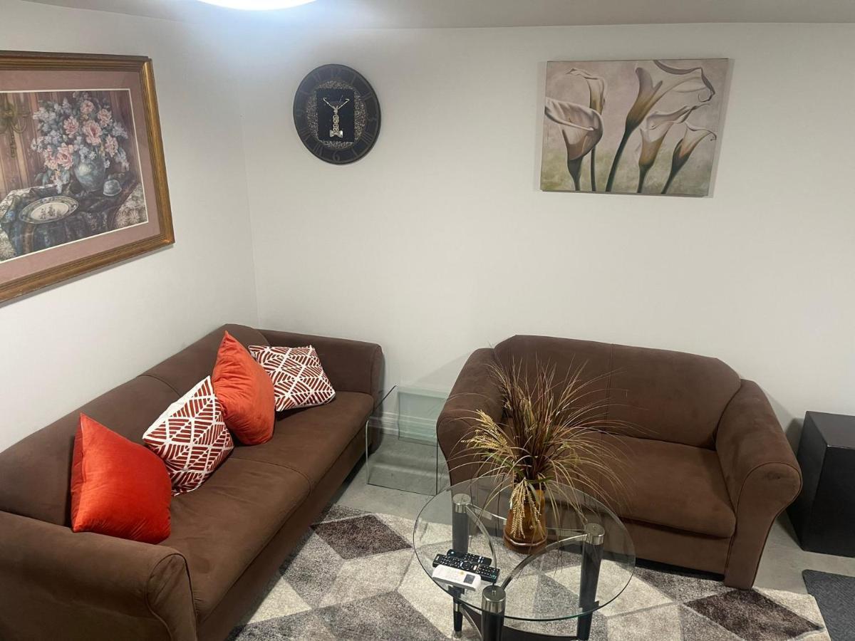 Bright Parkdale Court - Little Portugal W/ Free Parking