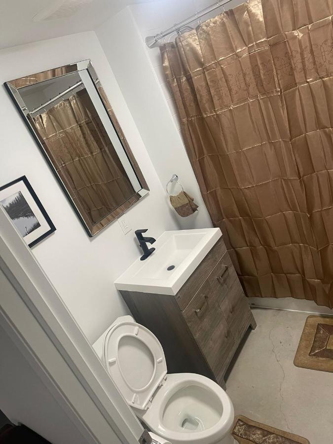 Bright Parkdale Court - Little Portugal W/ Free Parking * Toronto