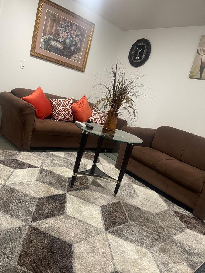 Bright Parkdale Court - Little Portugal W/ Free Parking Toronto