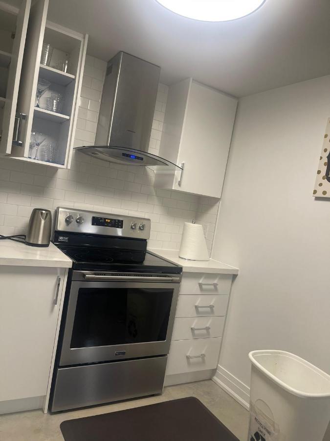 Bright Parkdale Court - Little Portugal W/ Free Parking * Toronto