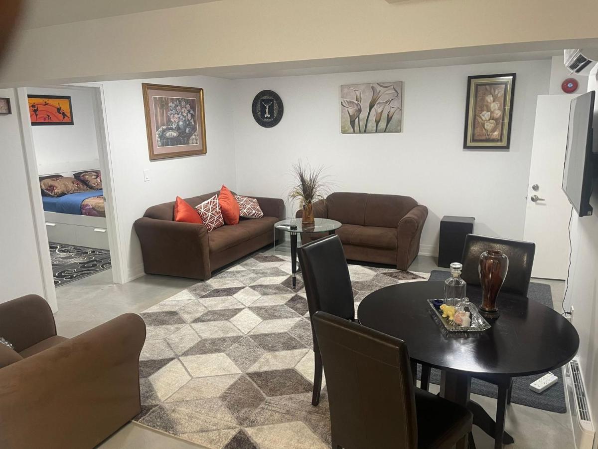 Apartment Bright Parkdale Court - Little Portugal W/ Free Parking *