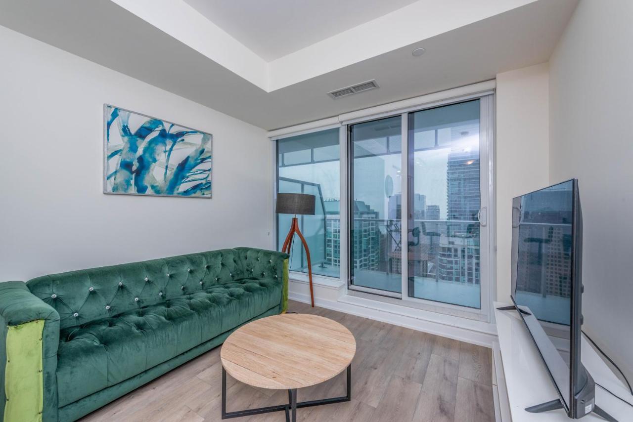 Pristine 1br + Den -harbour Front Downtown - *