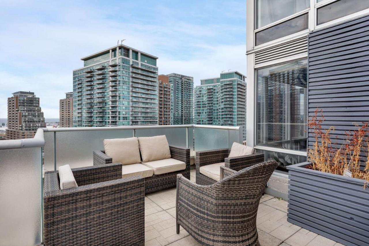 Apartment 2 Bedroom W Terrace And Parking! Toronto