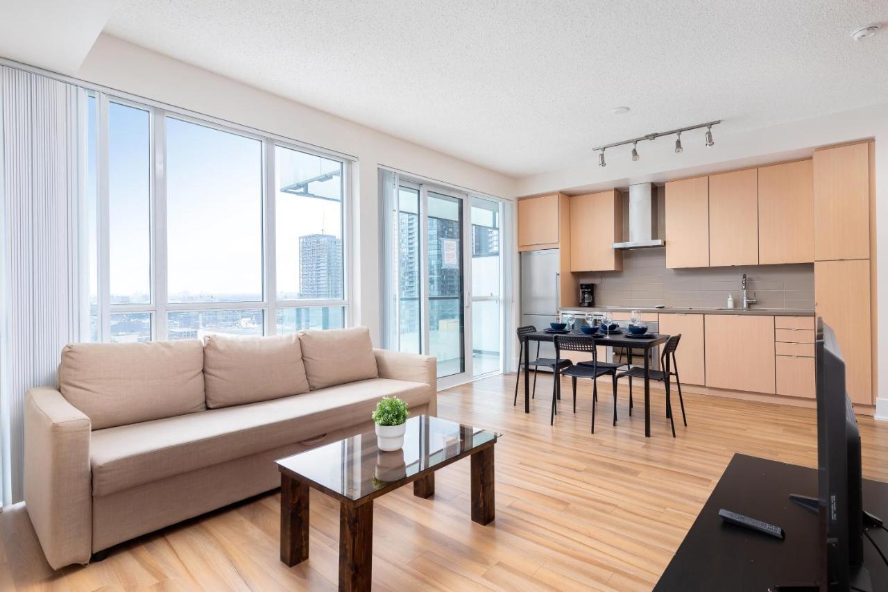 Across From The Cn Tower, Metro Convention Centre And Rogers Centre In Downtown Core Apartment Toronto