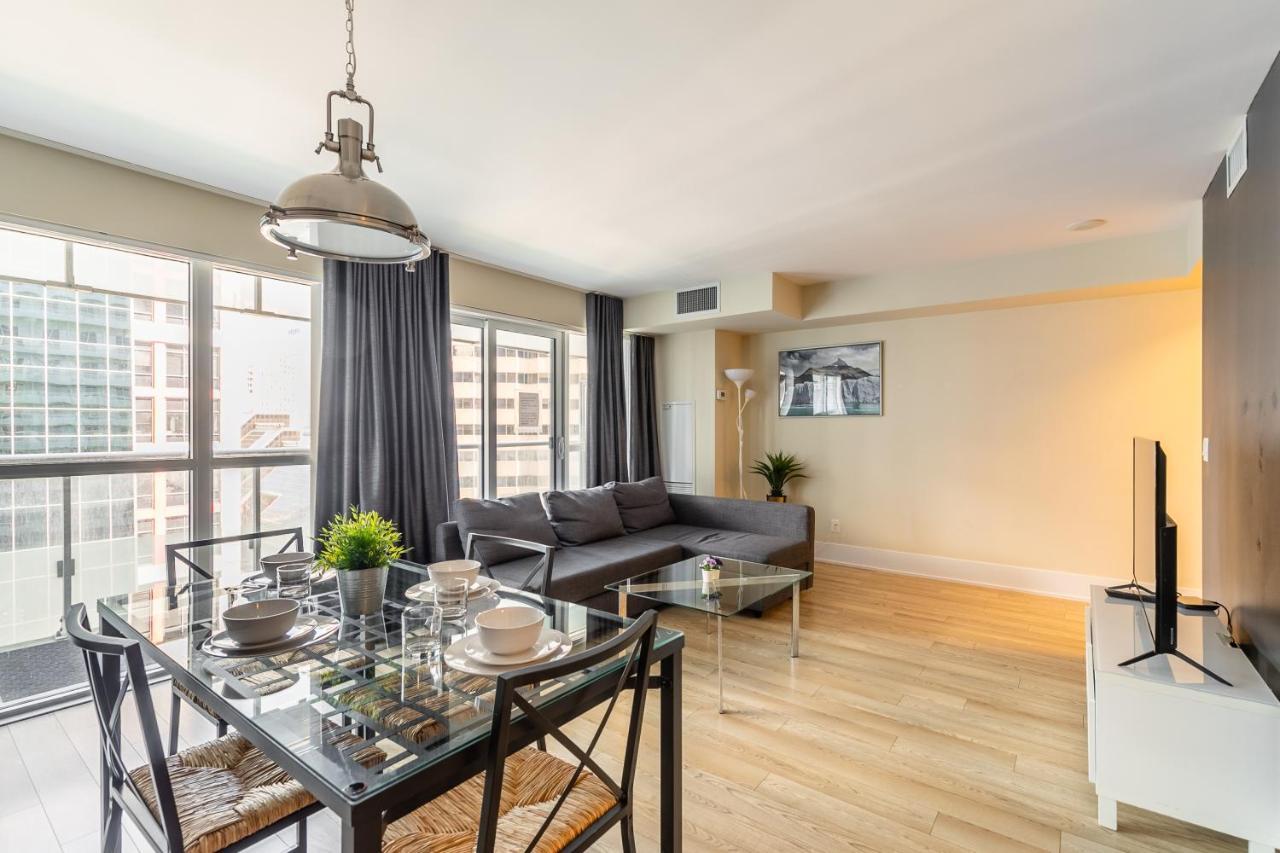 Across From The Cn Tower, Metro Convention Centre And Rogers Centre In Downtown Core Apartment Toronto