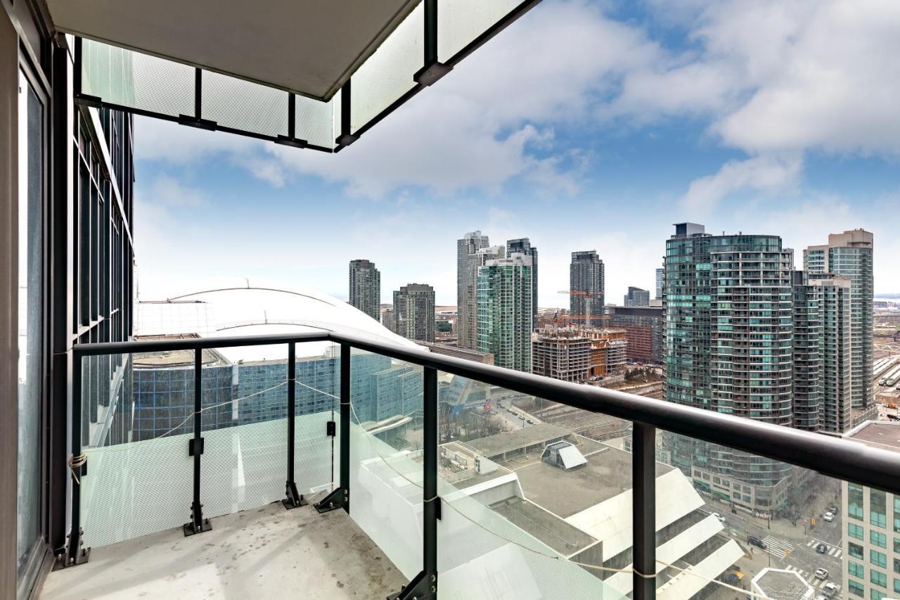Across From The Cn Tower, Metro Convention Centre And Rogers Centre In Downtown Core Apartment Toronto
