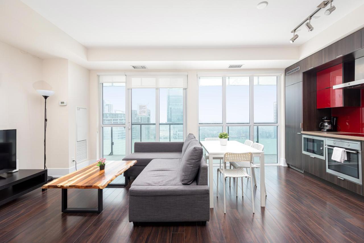 Across From The Cn Tower, Metro Convention Centre And Rogers Centre In Downtown Core Apartment Toronto