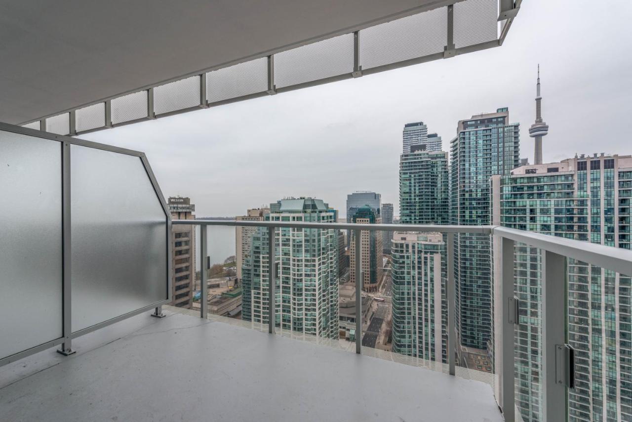 Pristine 1br + Den -harbour Front Downtown - * Toronto