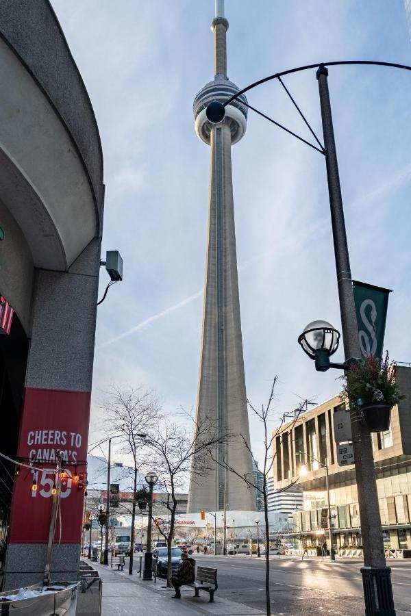 Downtown Step To Cn Tower ,scotiabank Arena .union Station Apartment *