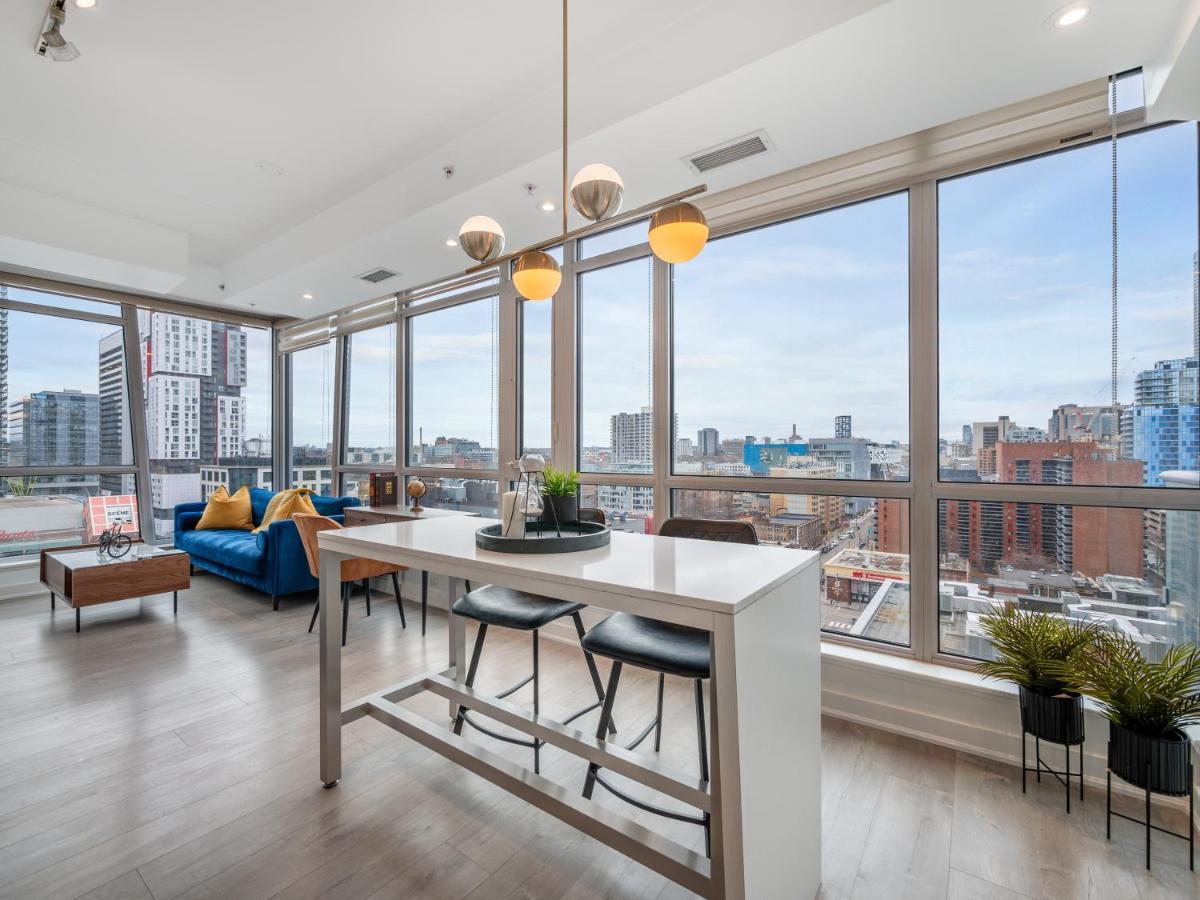 Apartment High-end 2 Bedroom - Entertainment District, Downtown - Skyline View & Balcony