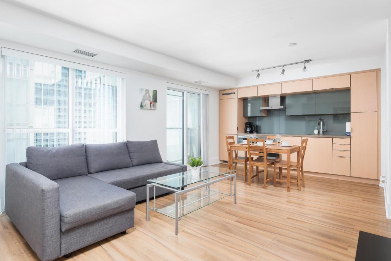Apartment Centrally Located In The Heart Of Downtown *