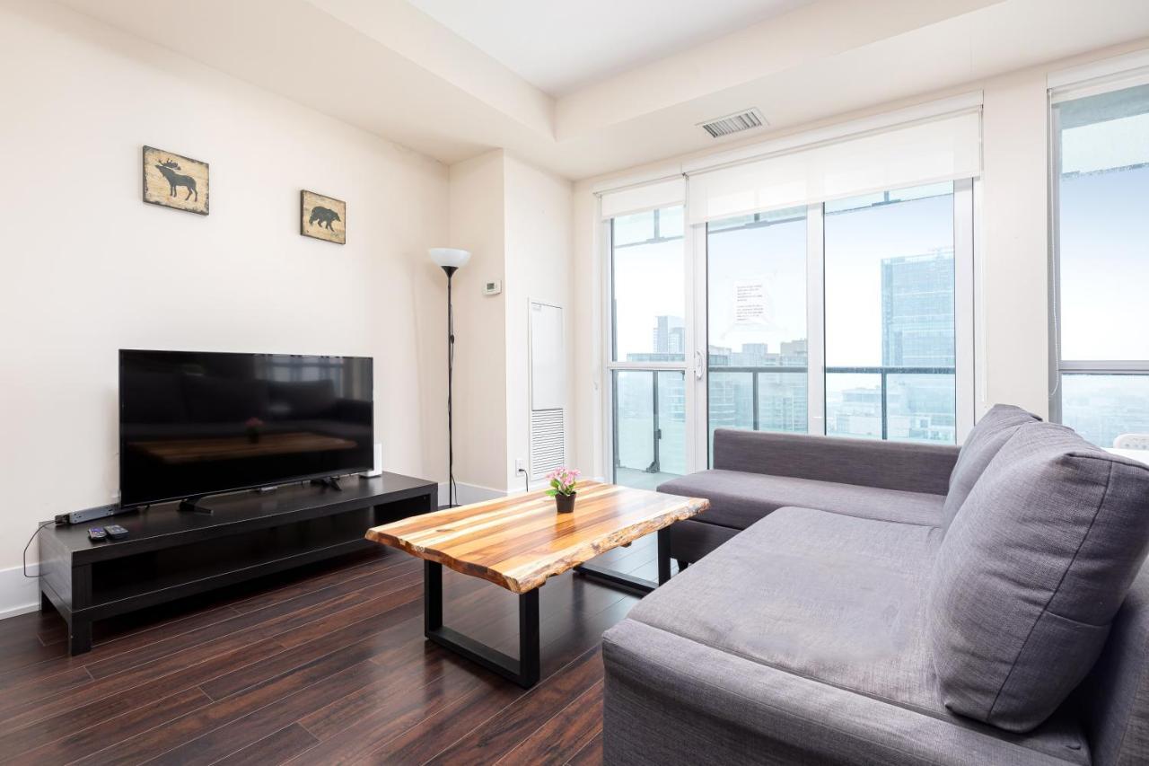 Apartment Centrally Located In The Heart Of Downtown Toronto