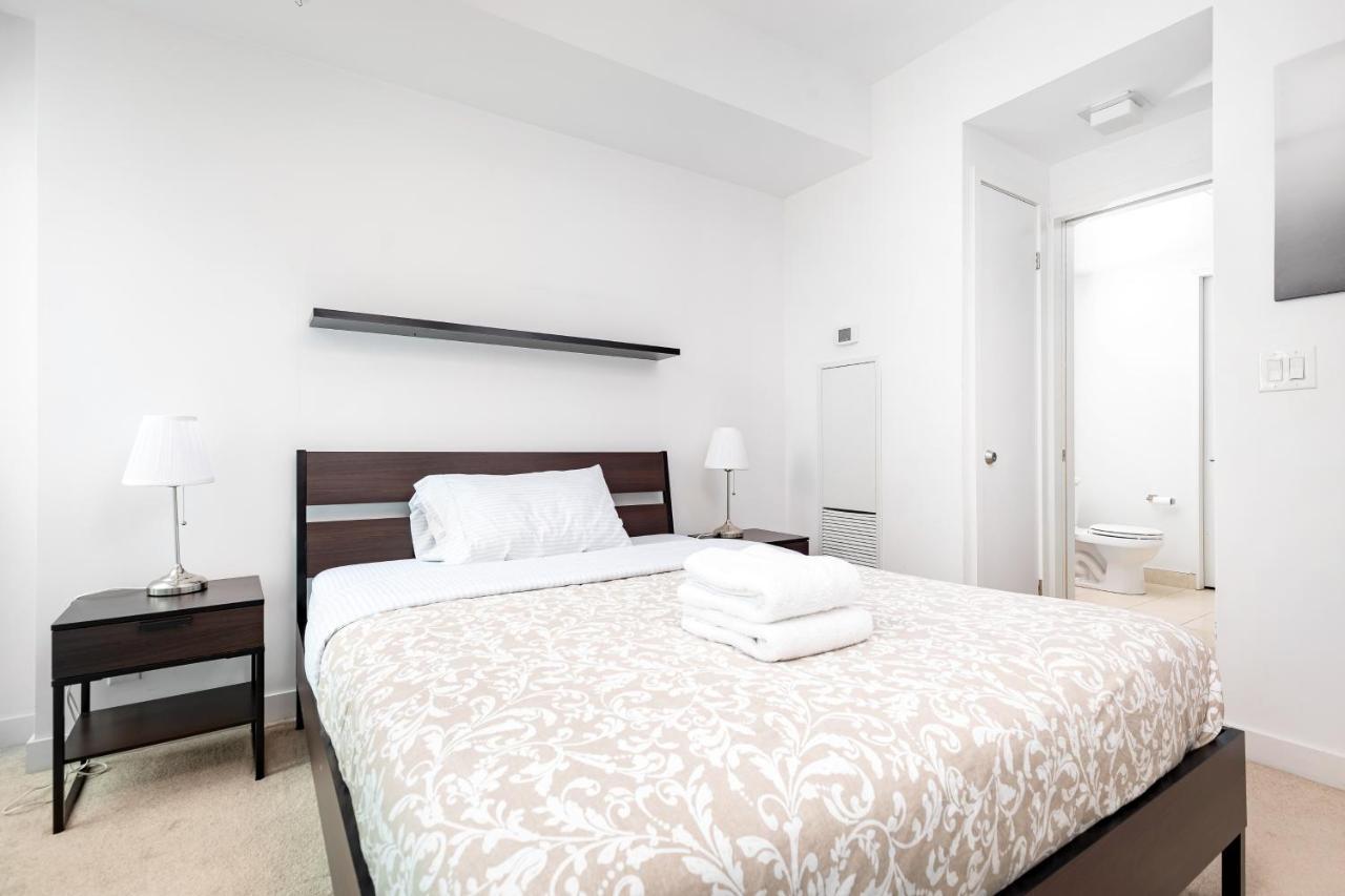 Centrally Located In The Heart Of Downtown Apartment