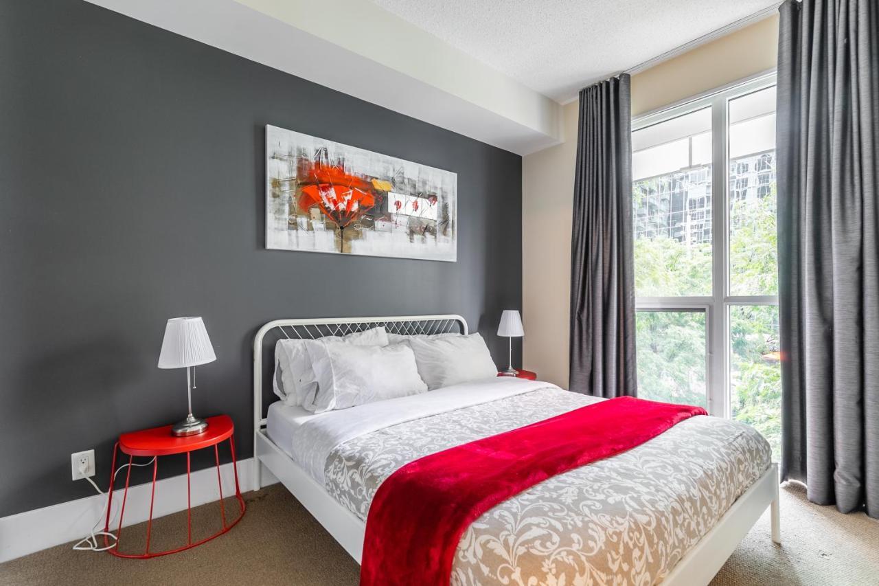 Centrally Located In The Heart Of Downtown Apartment *
