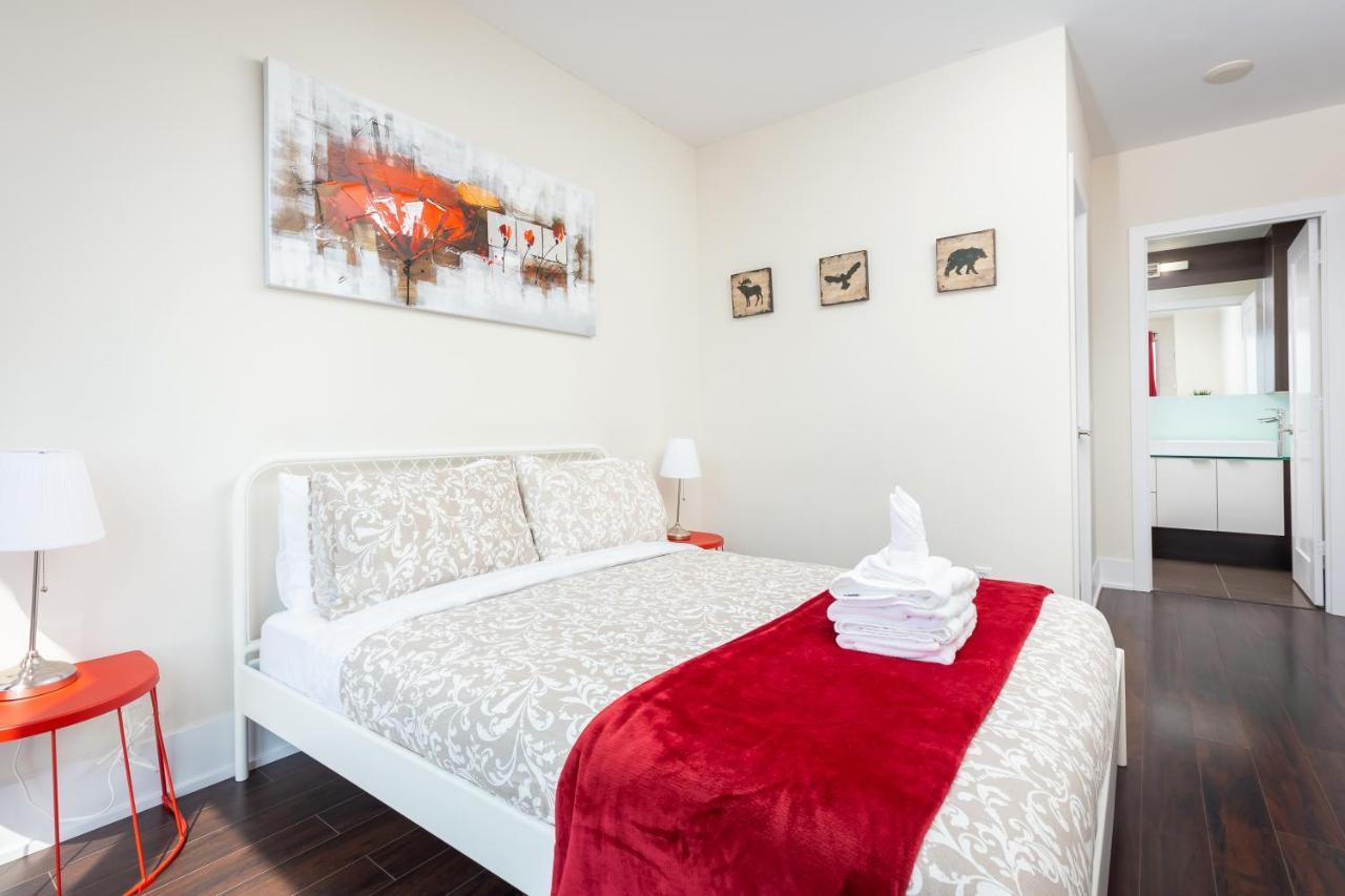 Apartment Centrally Located In The Heart Of Downtown *