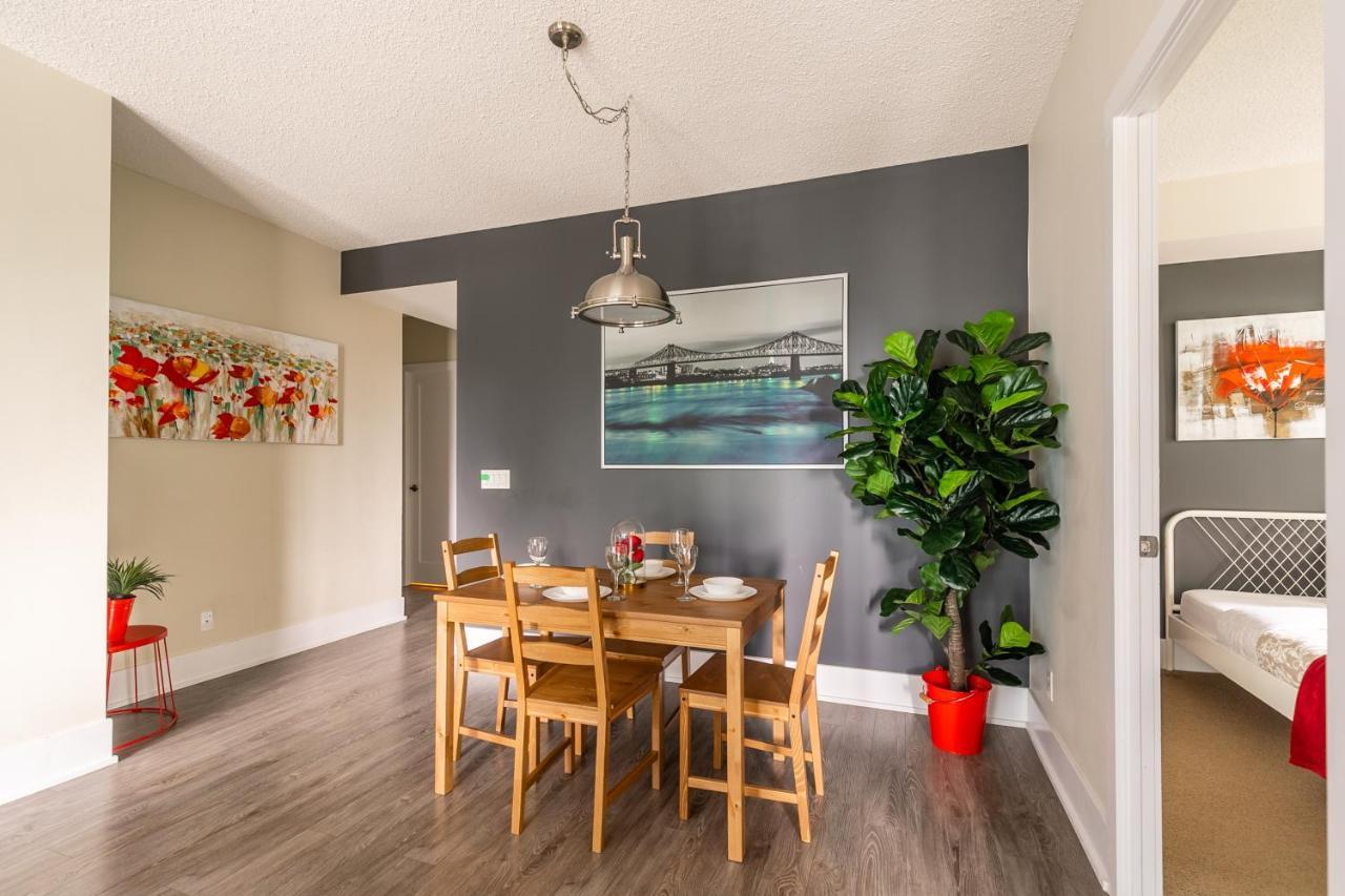 Centrally Located In The Heart Of Downtown Apartment