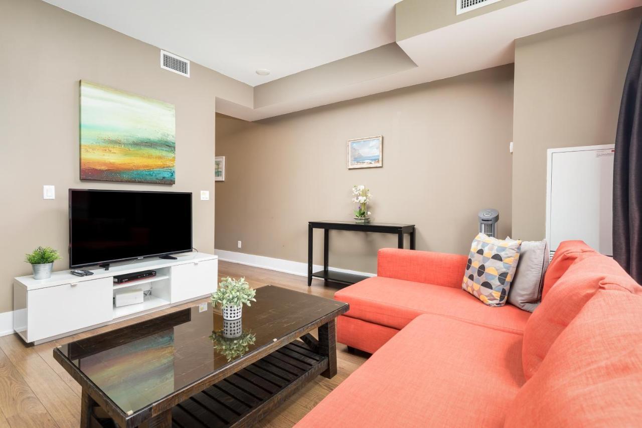 Centrally Located In The Heart Of Downtown Apartment