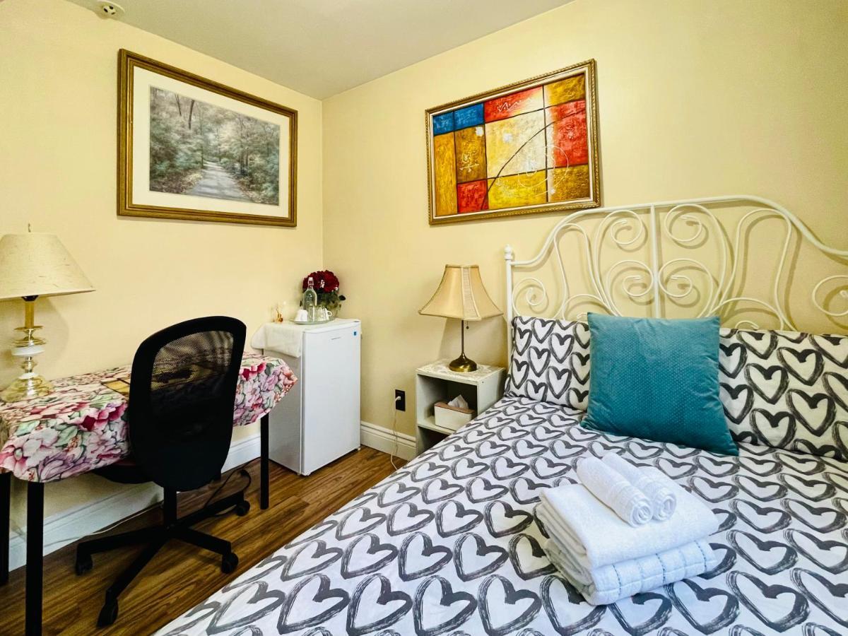 Perfect Home-private Washrooms,free Parking,high Speed Net