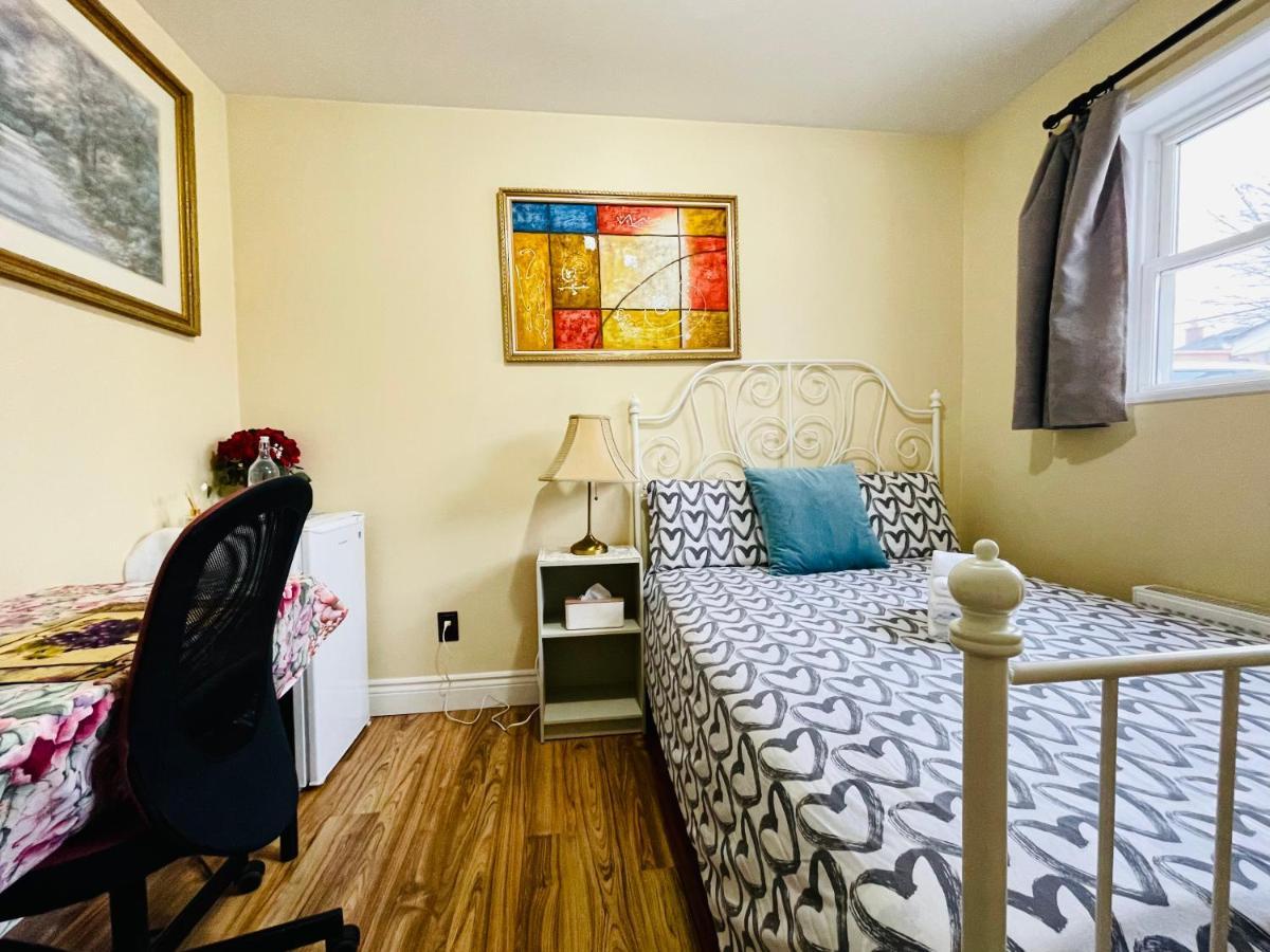 Perfect Home-private Washrooms,free Parking,high Speed Net