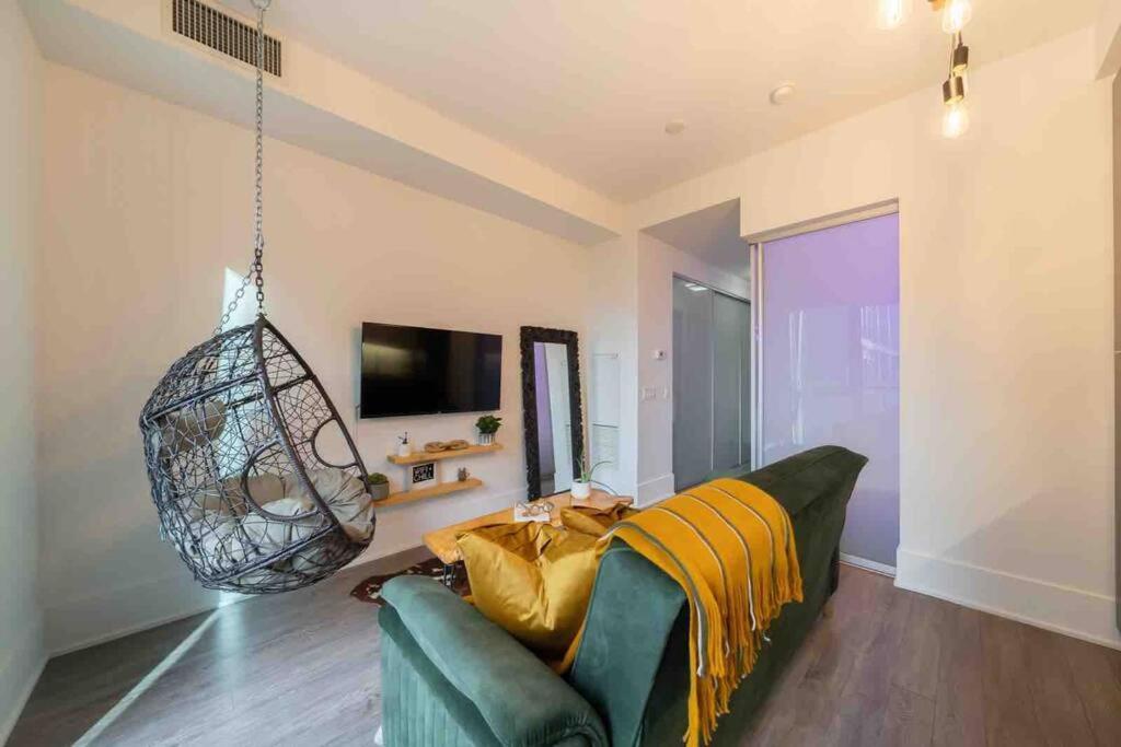 Luxury Boho Loft In The Heart Of The Downtown Core * Toronto