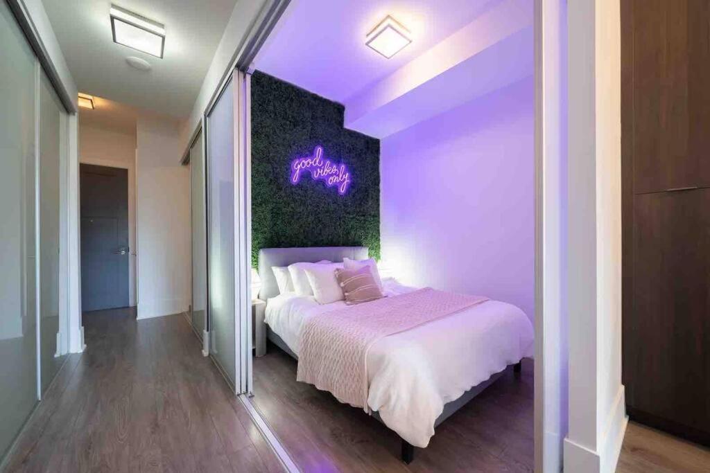 Luxury Boho Loft In The Heart Of The Downtown Core Apartment Toronto