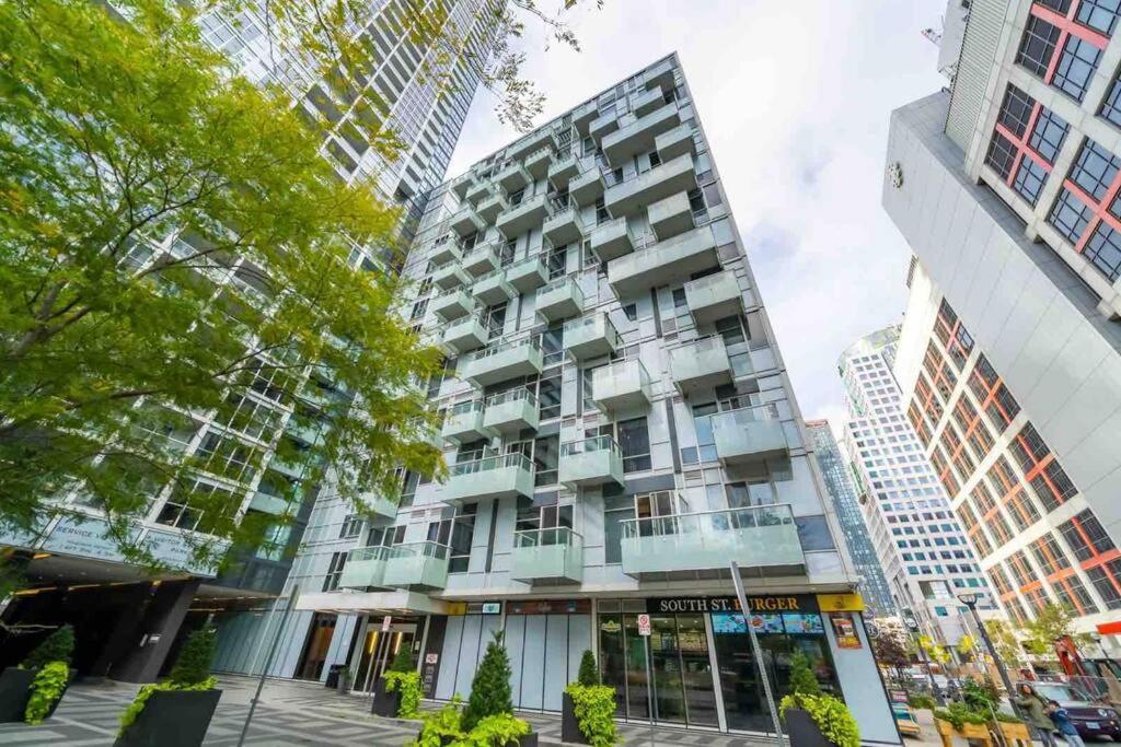 Apartment Luxury Boho Loft In The Heart Of The Downtown Core Toronto
