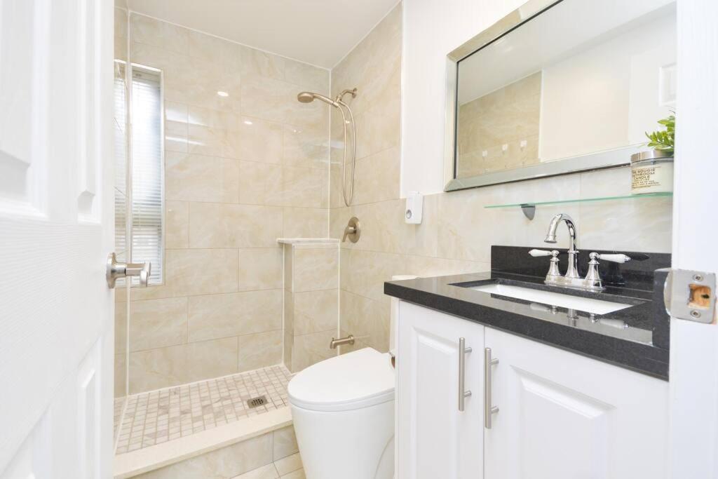 Cheerful 3bdm With Free Parking On Premises