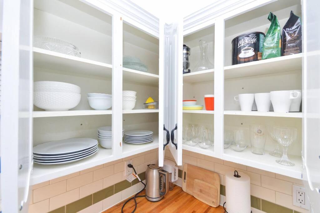 Holiday home Cheerful 3bdm With Free Parking On Premises Toronto