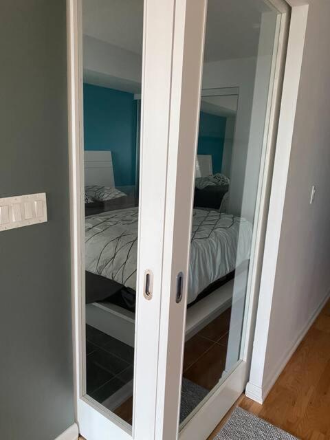 Lovely- 1 Bedroom With Pool * Toronto