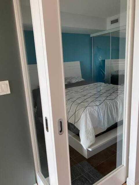 Lovely- 1 Bedroom With Pool * Toronto