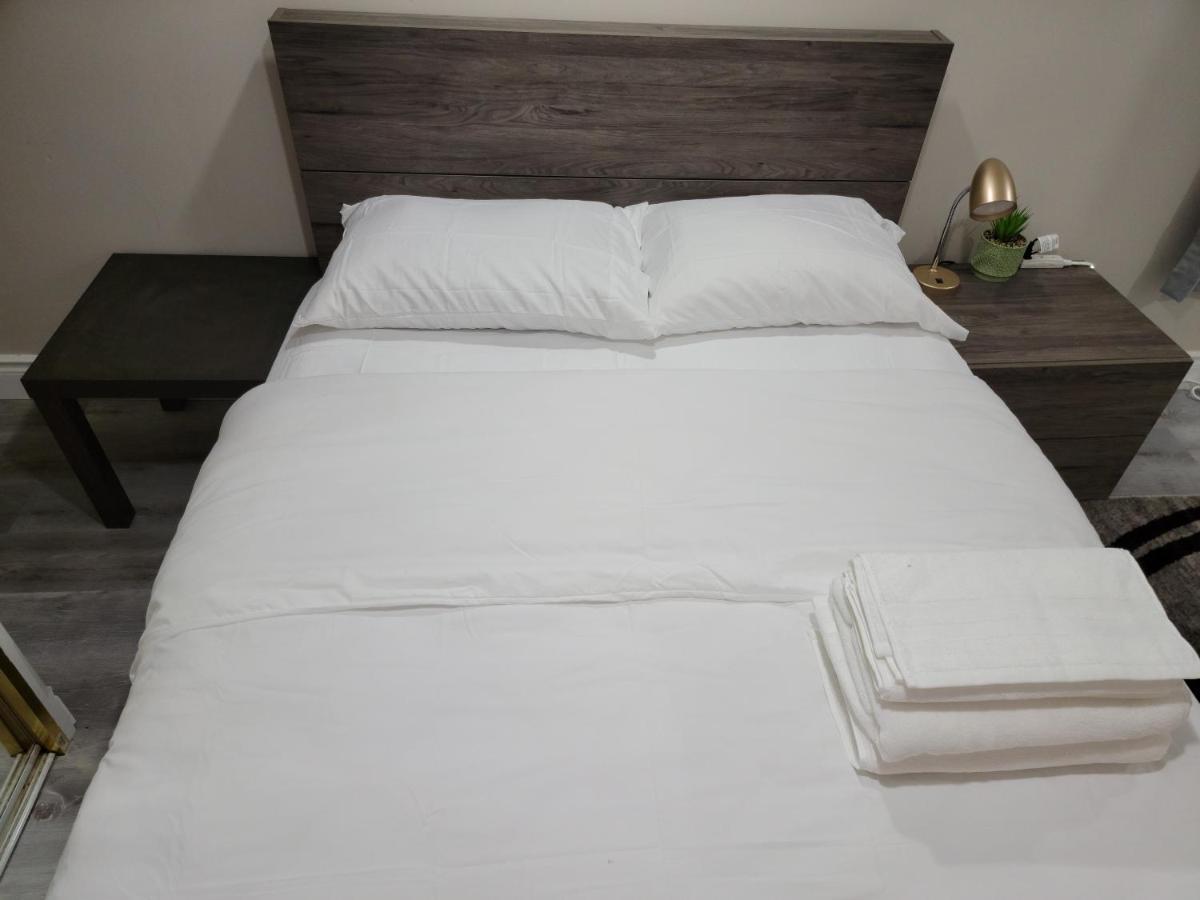 Comfy Private Unit Guest house Toronto