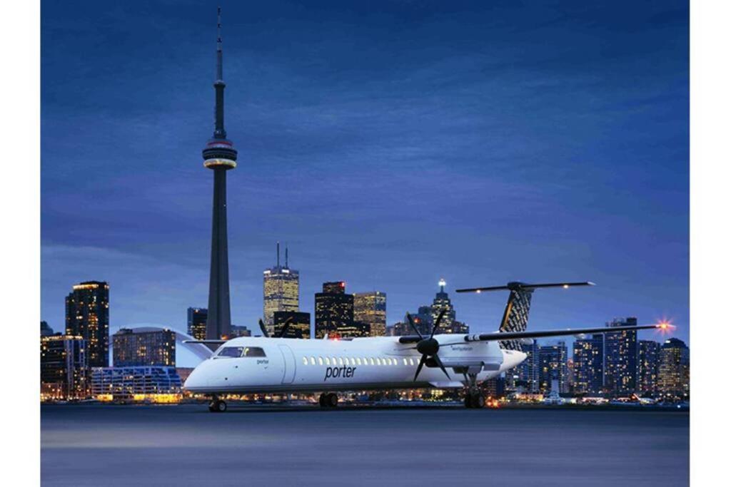 Luxury Lakefront Condo+free Parking+pool+gym+patio Toronto