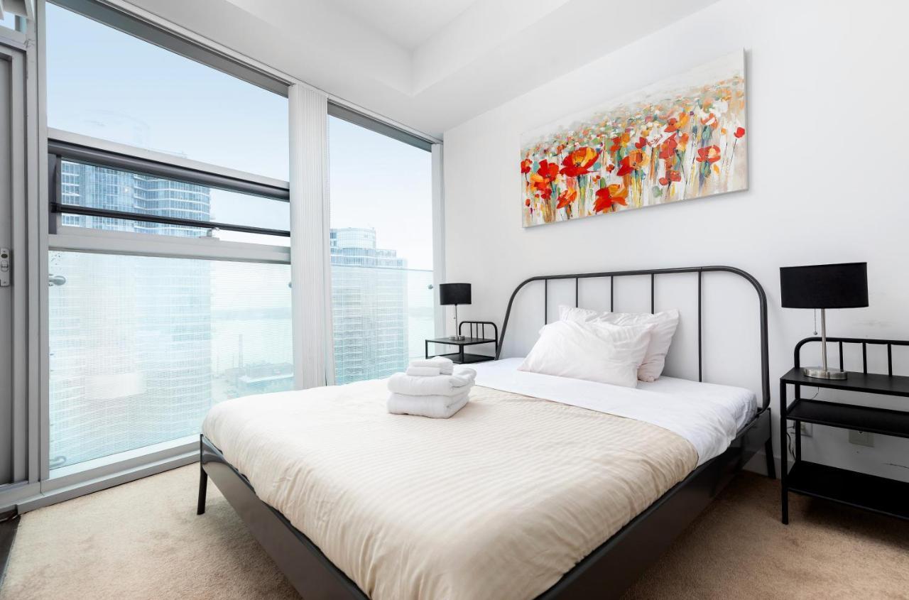 Across From The Cn Tower, Metro Convention Centre And Rogers Centre In Downtown Core Apartment Toronto