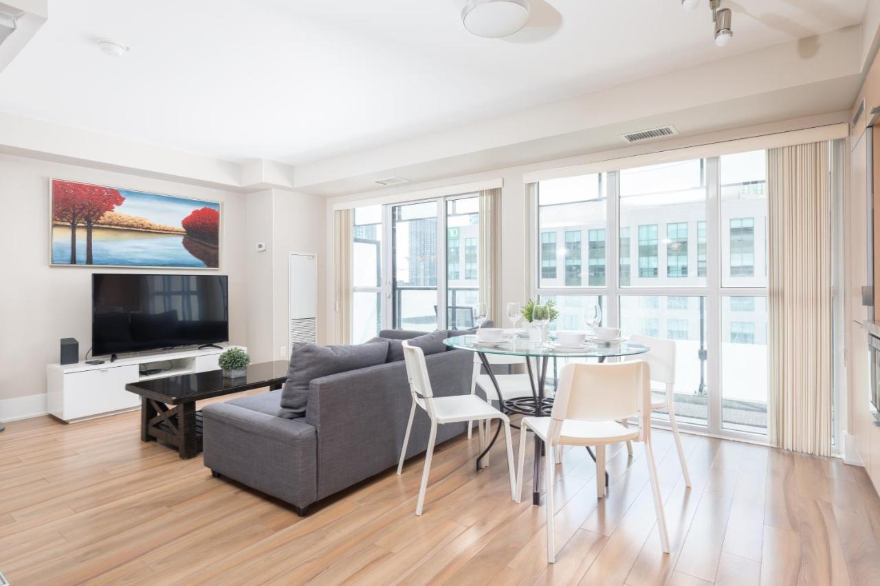 Across From The Cn Tower, Metro Convention Centre And Rogers Centre In Downtown Core * Toronto