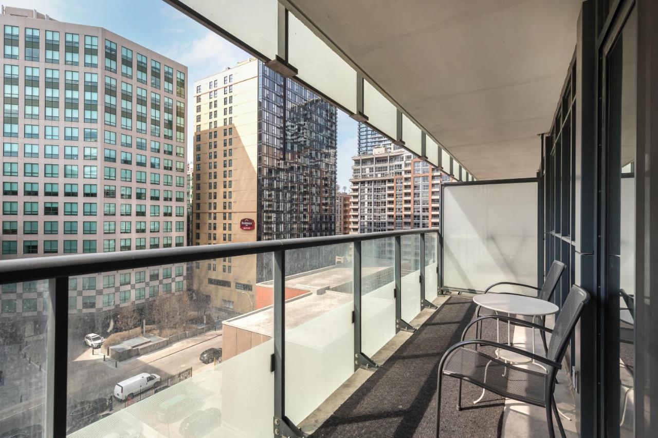 Across From The Cn Tower, Metro Convention Centre And Rogers Centre In Downtown Core Toronto