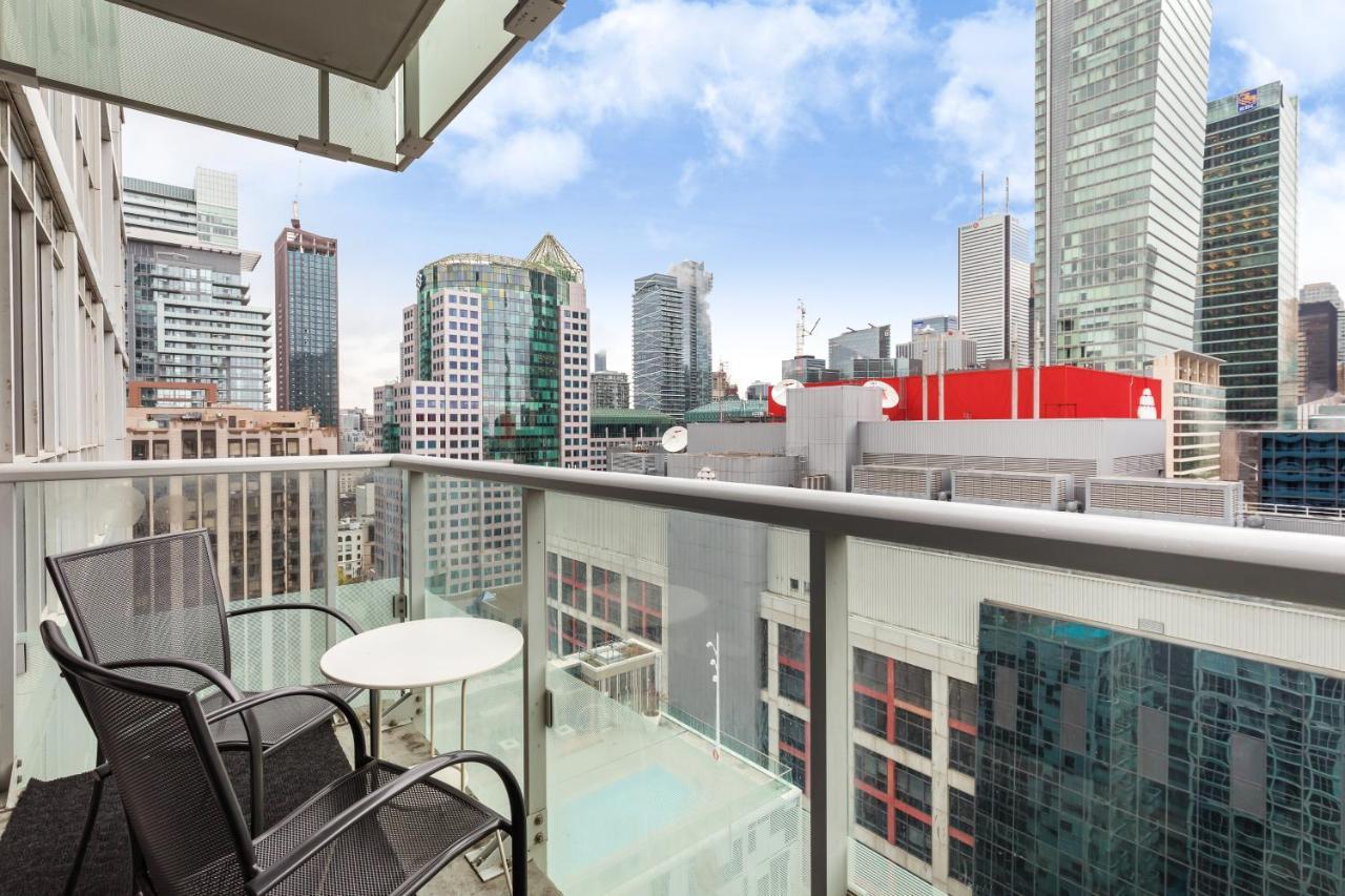 Apartment Across From The Cn Tower, Metro Convention Centre And Rogers Centre In Downtown Core Toronto