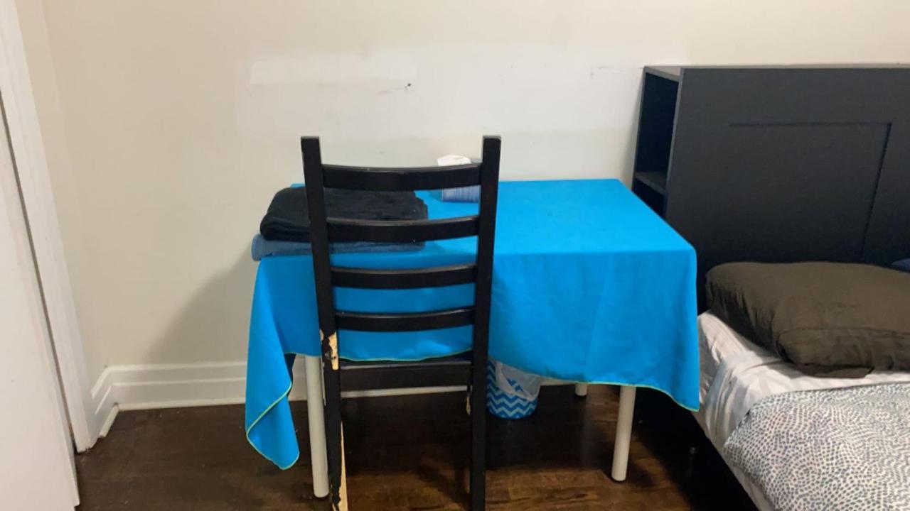 Private 5 Min Finch West Subway - York *