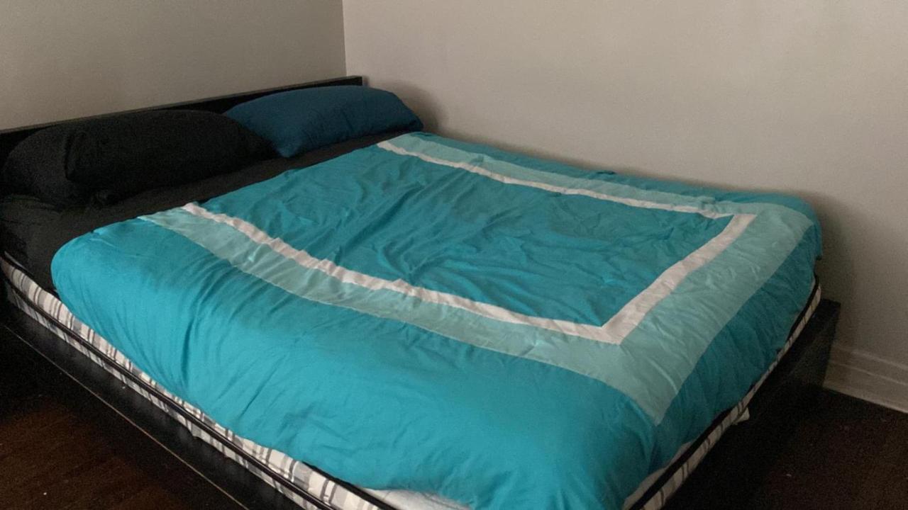 Private 5 Min Finch West Subway - York *