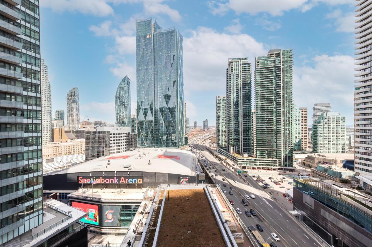 Apartment Across From The Cn Tower, Metro Convention Centre And Rogers Centre In Downtown Core Toronto