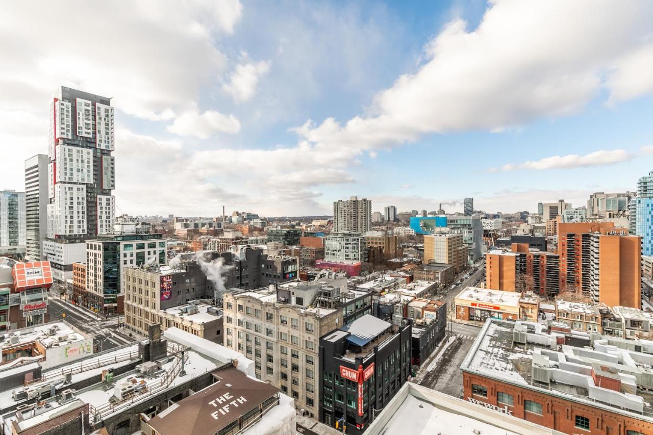 High-end 2 Bedroom - Entertainment District, Downtown - Skyline View & Balcony Apartment Toronto