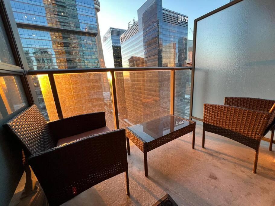 Prestigious 2-bdrm - Across From Scotiabank Arena Apartment *