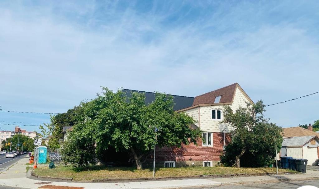 Luxury Iv East York Space Share Canada *