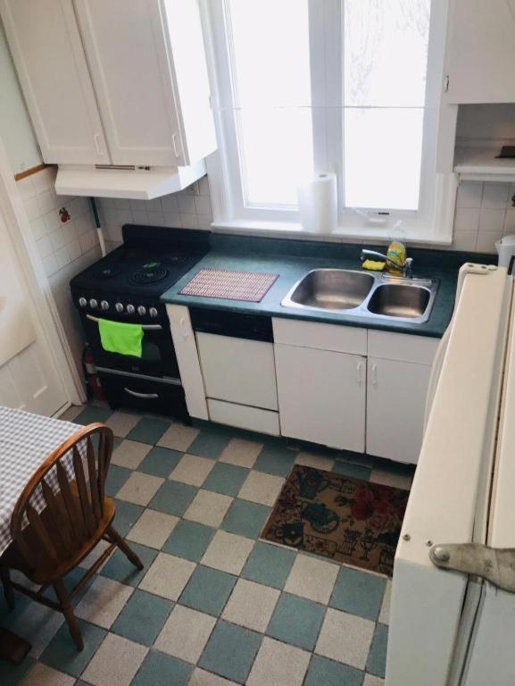Homestay Luxury Iv East York Space Share Canada Toronto
