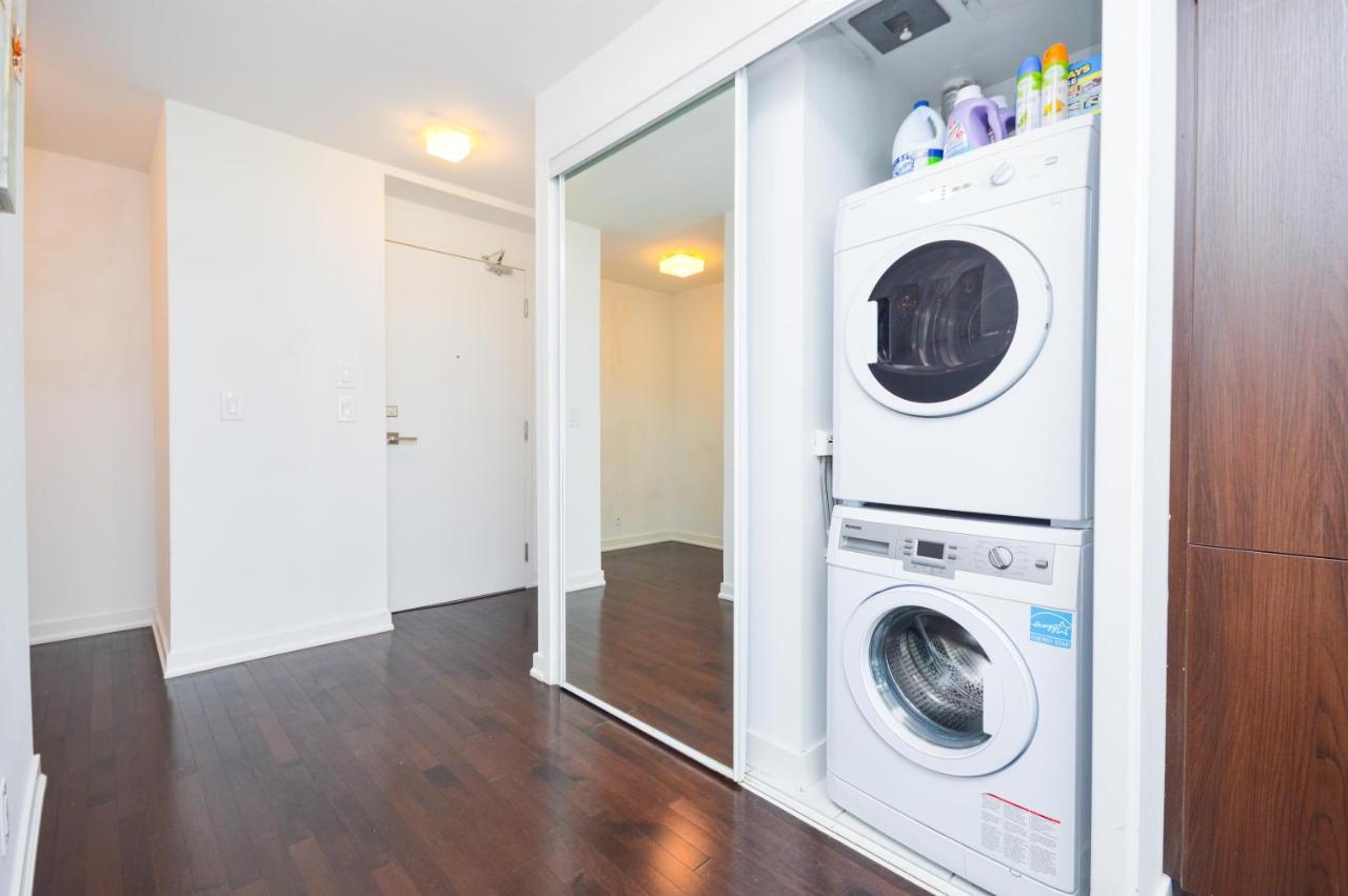 Downtown Near Cn Tower, Mtcc, Rogers Center , Union Station Apartment