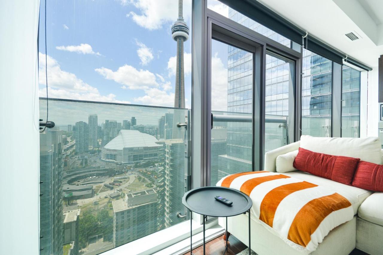 Downtown Near Cn Tower, Mtcc, Rogers Center , Union Station Toronto