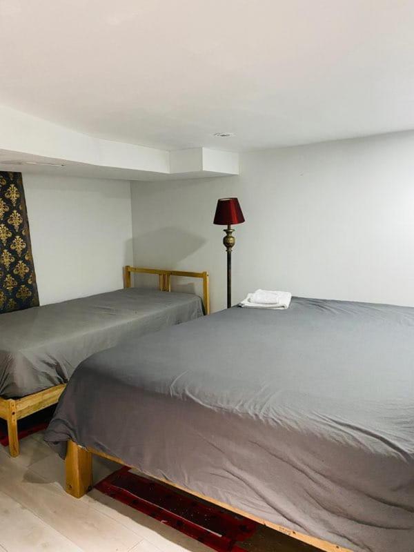 Luxury Iv East York Space Share Canada *