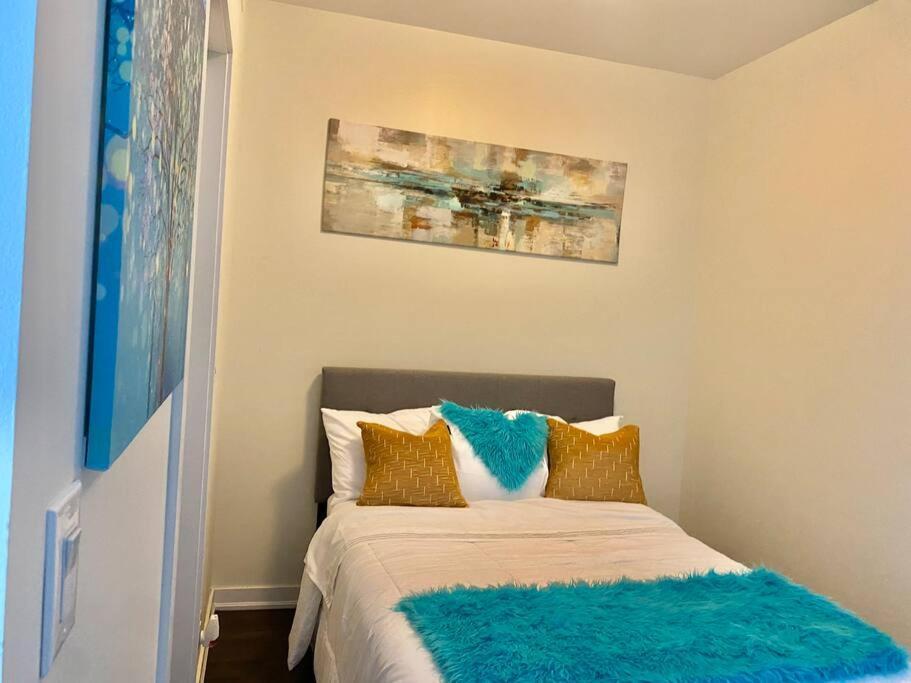 Cozy 2 Bedroom Free Parking Downtown 1min Scotiabank Arena Tff Cn Tower Rogers Centre Union Station *